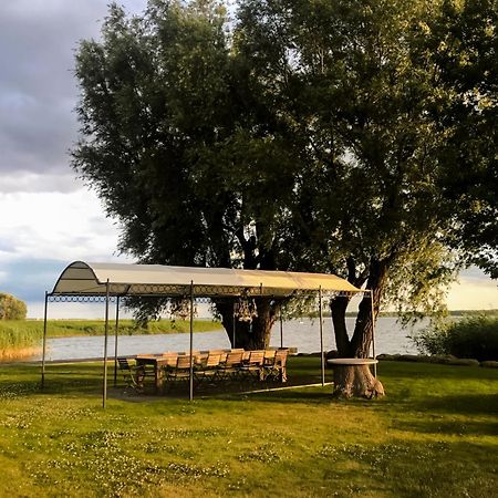 Peeneblick - Traumhaus In Exklusiver Direktlage Am Wasser Mit Eigenem Bootssteg Fuer 8 Personen Rankwitz Екстер'єр фото